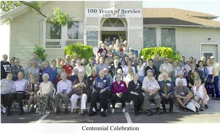 Creston Christian Church centennial celebration group photo, 2009
